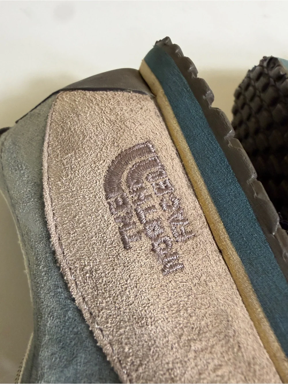 The North Face Suede Hiking Approach Shoes Blue Grey Women's Size 8.5 Gorpcore